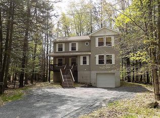 990 Goose Pond Rd, Lake Ariel, PA 18436