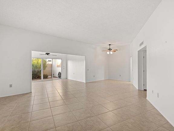 4th image of 10122 W Hutton Dr