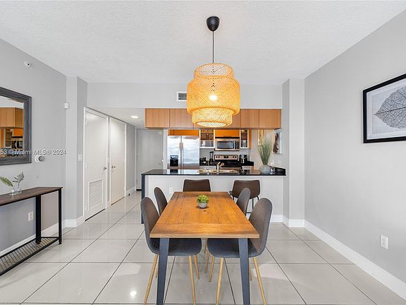 5th image of 1750 N Bayshore Dr APT 2304