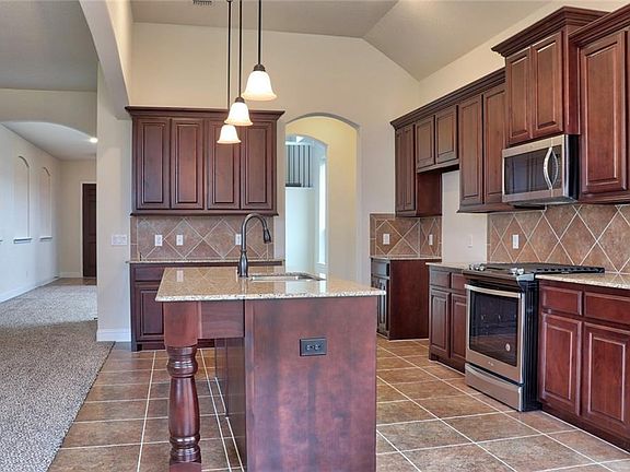 4th image of 4036 Angelina Dr