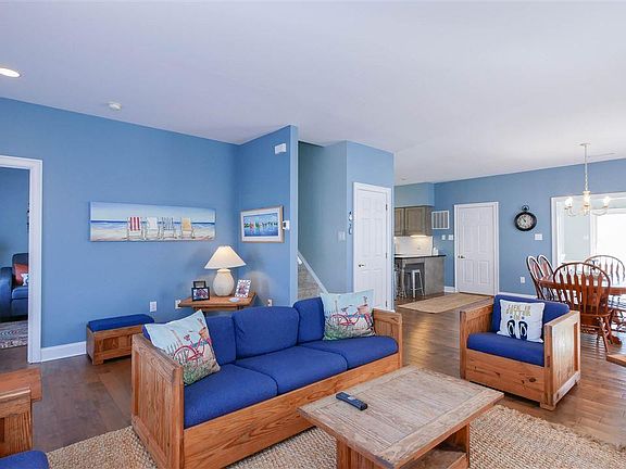 5th image of 2561 Bay Ave