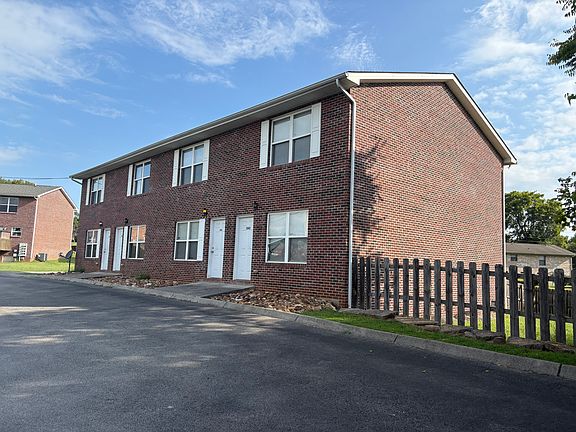 4th image of 1582 Meadow Spring Dr #1584