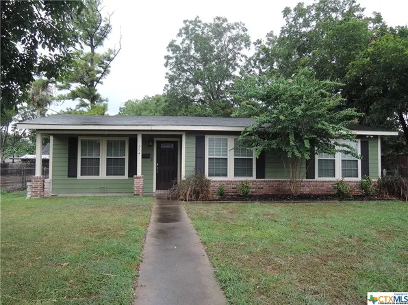 504 E Convent St, Victoria, TX 77901