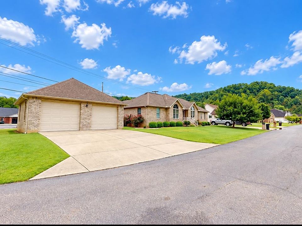 1st image of 1 Willowtree Dr