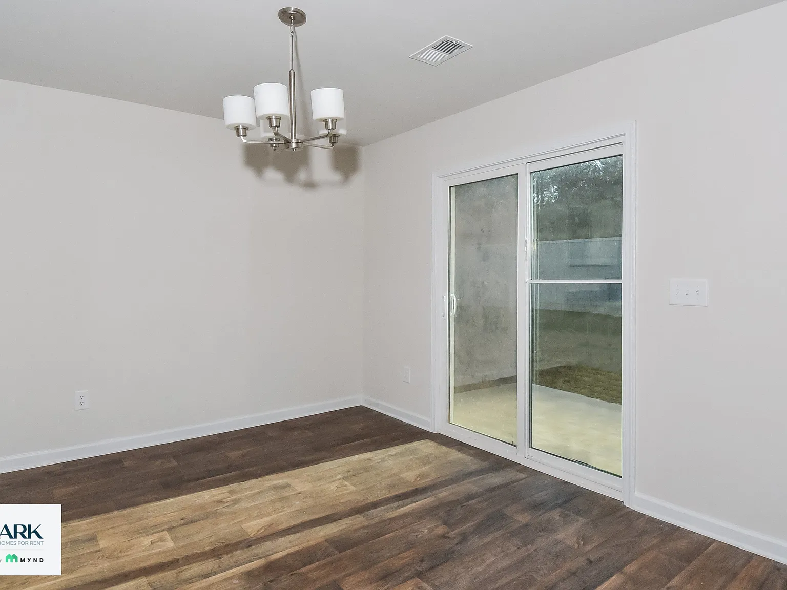 4 bed, 2.5 bath, 2075 sqft, $2,035 — Photo 3