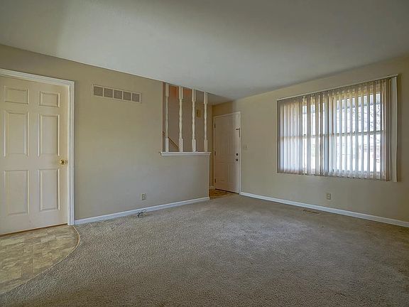 2nd image of 1726-1728 W Blue Spruce Ct #1726