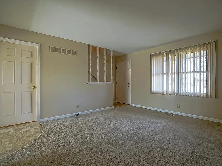 1726-1728 W Blue Spruce Ct #1726 — Photo 2