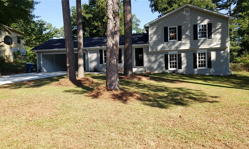1st image of 2033 S Oak Dr