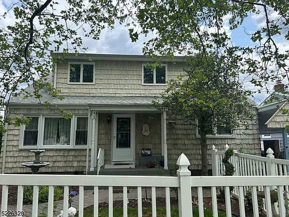 3rd image of 473 Cornell Ave