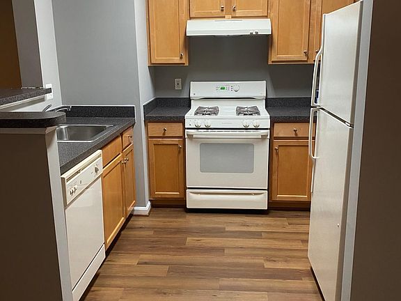 5th image of 13384 Connor Dr APT H