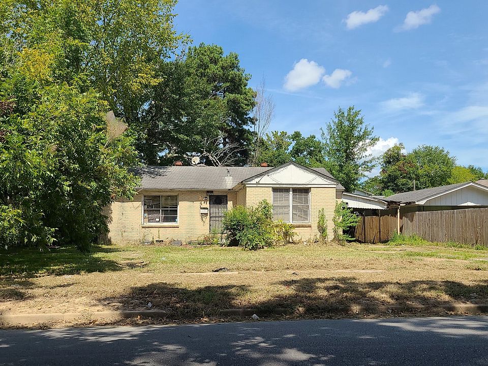 1st image of 1215 W 26th Ave