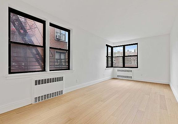 4th image of 711 W End Ave #518