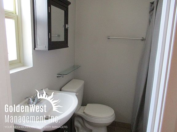 4th image of 1919 Fremont St APT 109