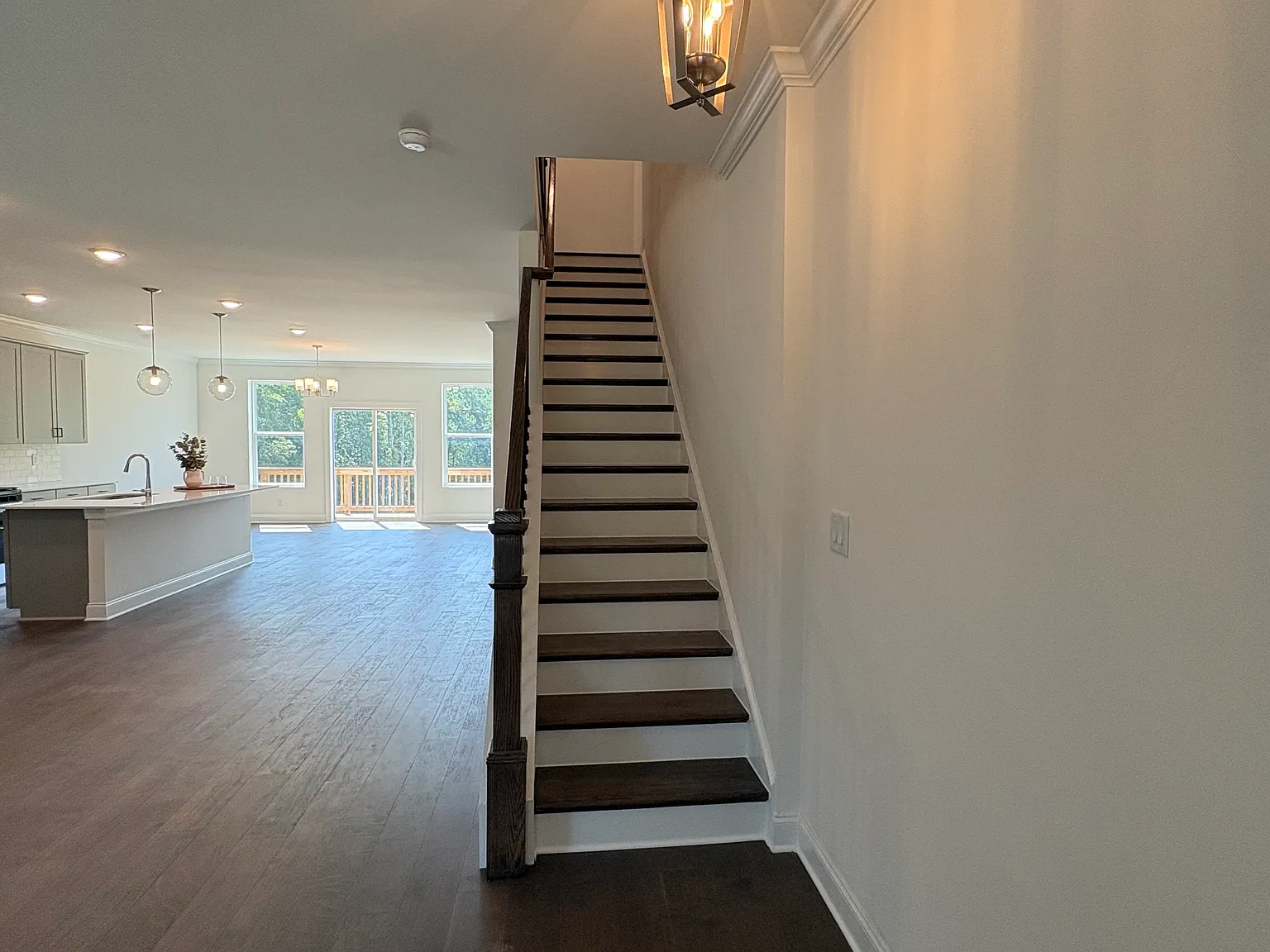 3 bed, 3.5 bath, 1990 sqft, $2,895 — Photo 4