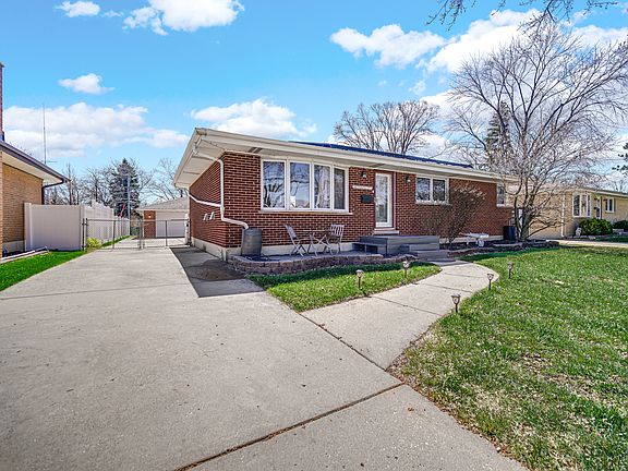 2nd image of 661 W Saint Aubin Dr