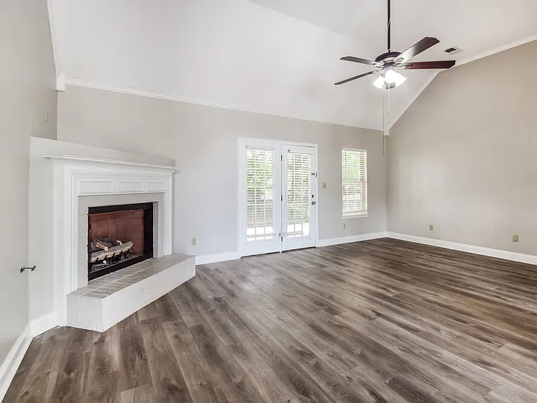 2346 Kindlewood Dr — Photo 5