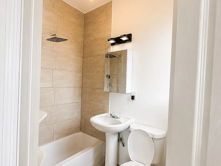101 Camden St #9 — Photo 4