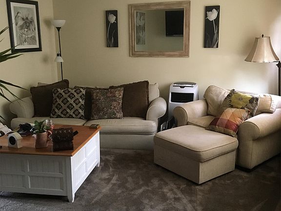 spacious living room - fresh paint and new carpet