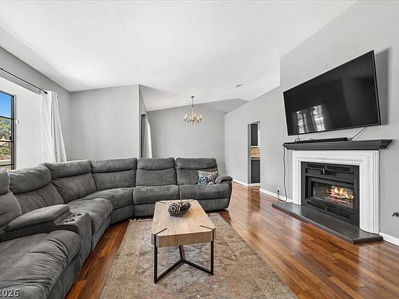 3rd image of 3709 Broxburn St