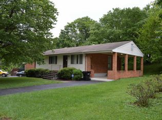 2622 Green Ridge Cir, Roanoke, VA 24019