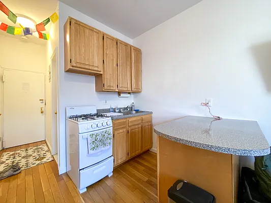 Rented by Compass | media 7