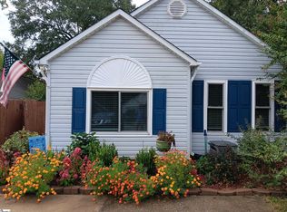 20 Lantern Ln, Greer, SC 29651