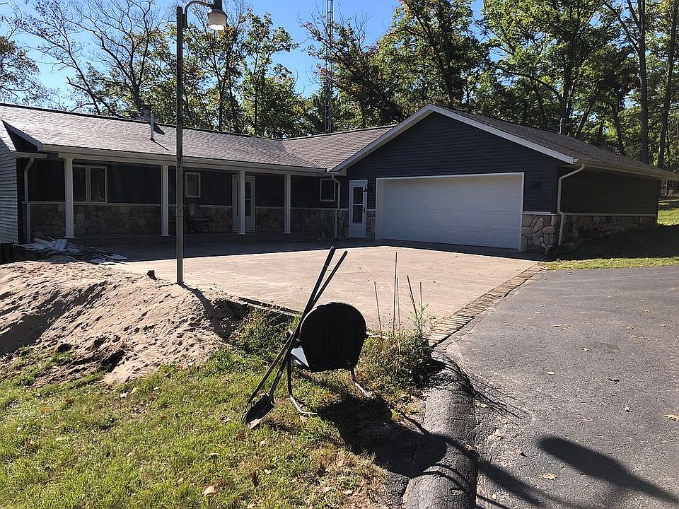 New roof and vinyl siding 21