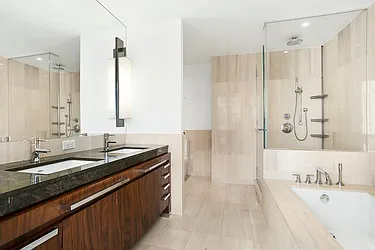 Rented by New York Casas Ltd.