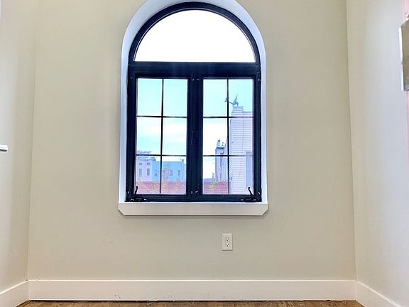 5th image of 358 Palmetto St #3R