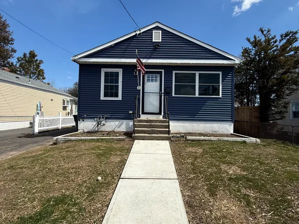 47 Coolridge Rd, Milford, CT 06460