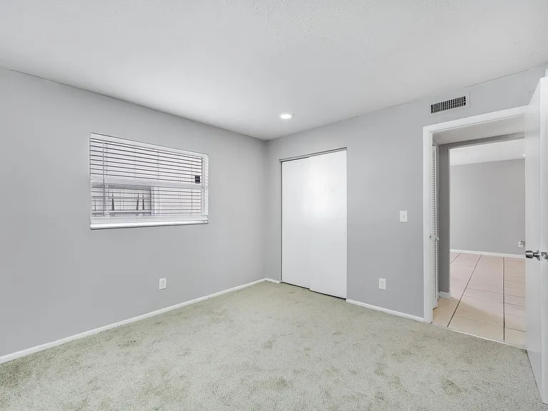 Timber Trace Apartments — Photo 29