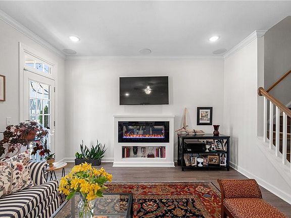 5th image of 4109 Pleasant Ave