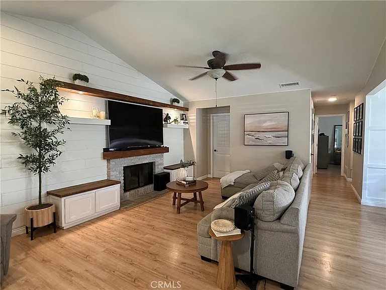 3165 Weatherby Dr — Photo 2