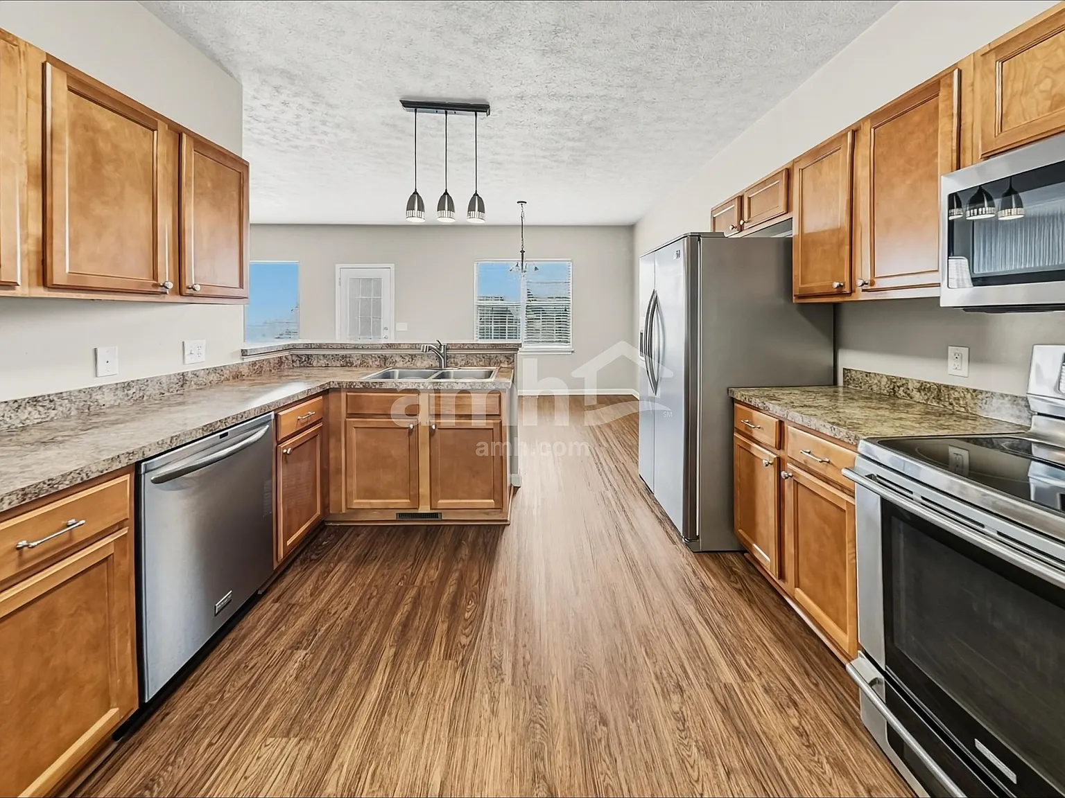 3 bed, 2.5 bath, 2248 sqft, $2,710 — Photo 3