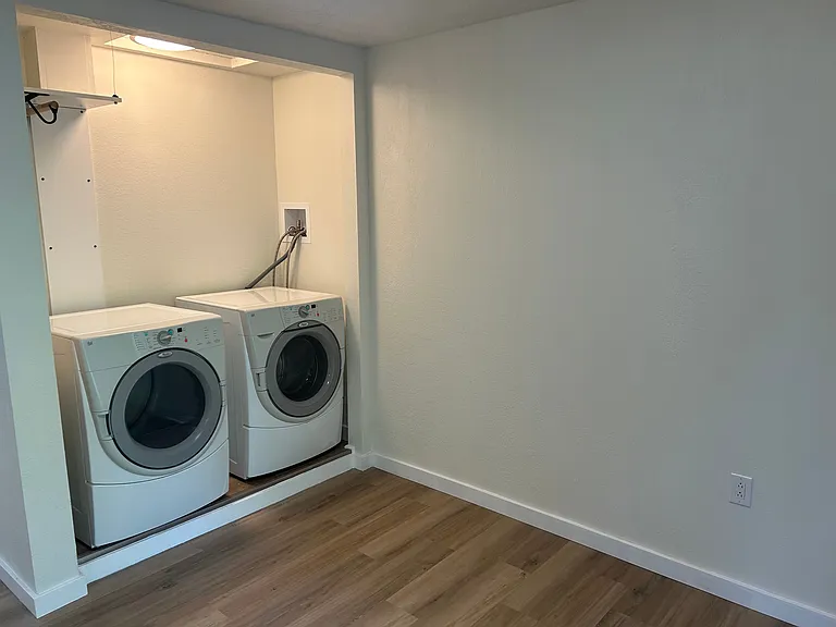 1491 Russell Ave SE — Photo 5