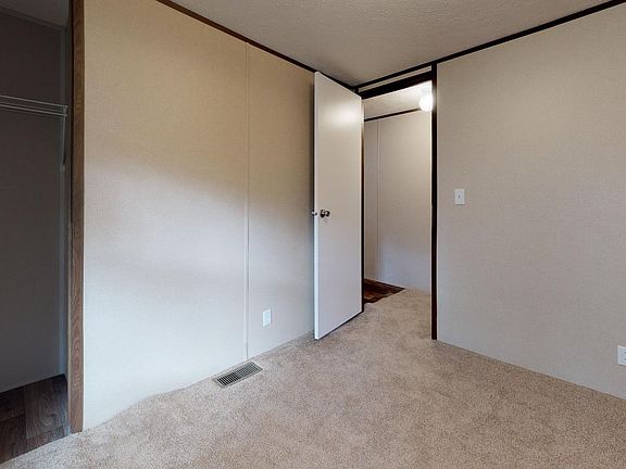 5th image of 73 Pebble Dr