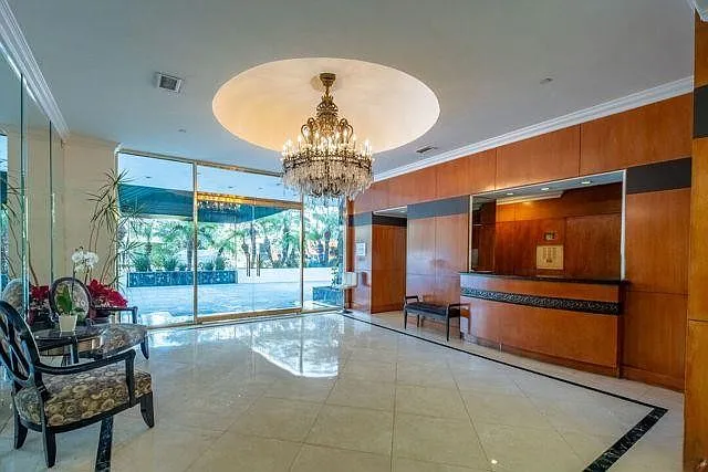 10787 Wilshire Blvd — Photo 2