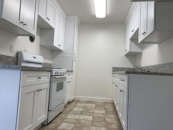 4th image of 1015 W E St APT D