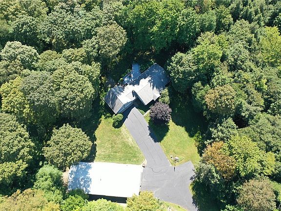 2nd image of 2332 Bear Swamp Rd