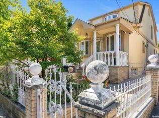 12212 25th Rd, Flushing, NY 11354