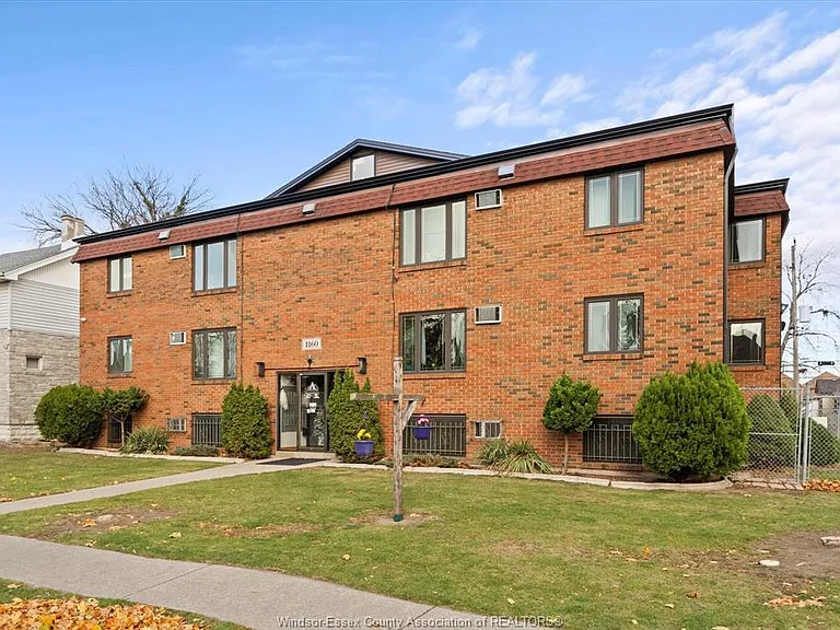1160 Howard Ave #101 — Photo 2