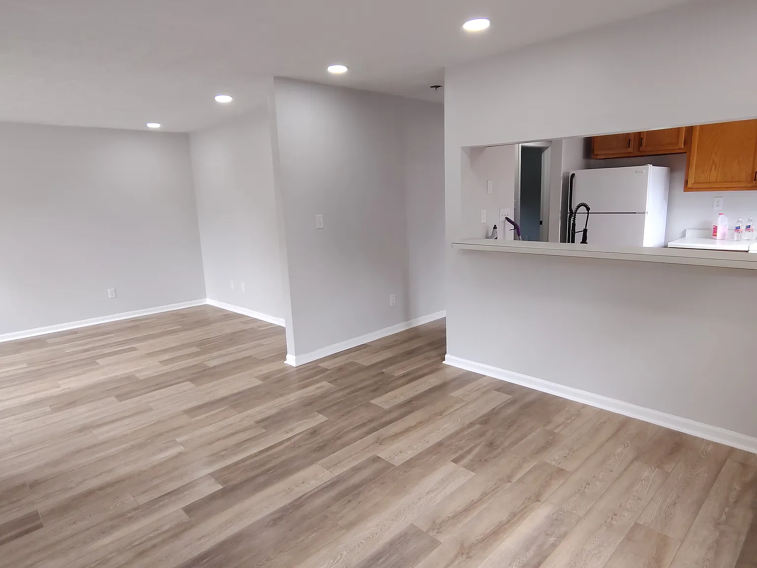 2 bed, 1.5 bath, 1000 sqft, $975 — Photo 4