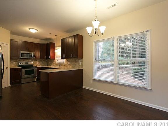 4th image of 6105 Rosebriar Ln