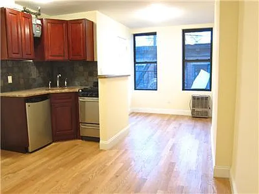 Rented by FirstService Realty (legacy) | media 35