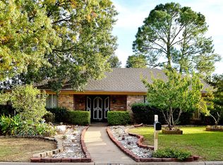 401 Cavender Ct, Hurst, TX 76054