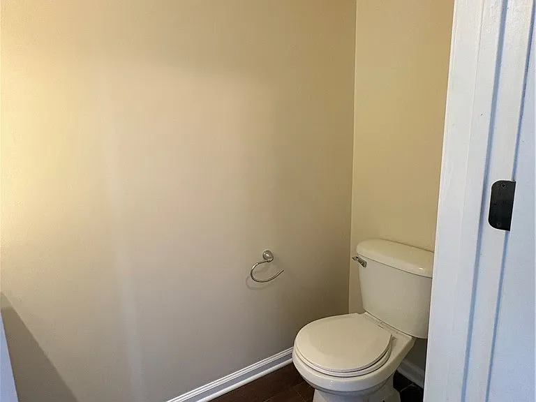 365 Roanoke Dr — Photo 7