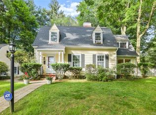 15 Eastview Ave, Pleasantville, NY 10570