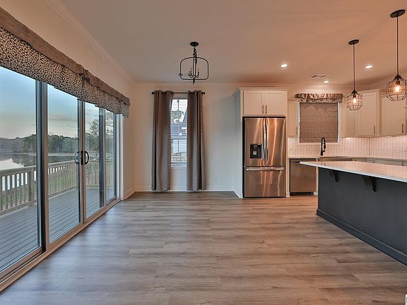 3rd image of 165 Clear Springs Rd