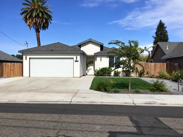 1528 E Ferguson Avenue, Visalia, CA 93292