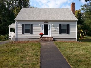 4 Bush Hill Rd, Ipswich, MA 01938